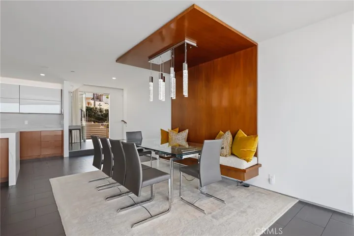 1088 Del Mar Avenue, Laguna Beach, California 92651