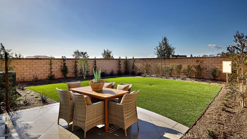 MODEL HOME BACK YARD