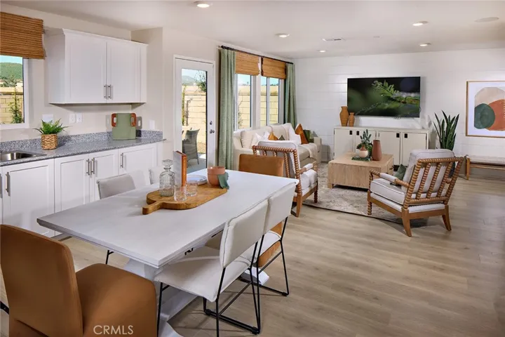 MODEL HOME