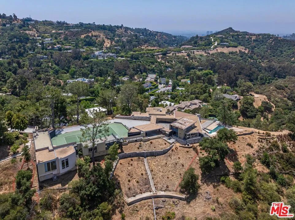 2859 Coldwater Canyon Drive, Beverly Hills, California 90210 home-pic-9
