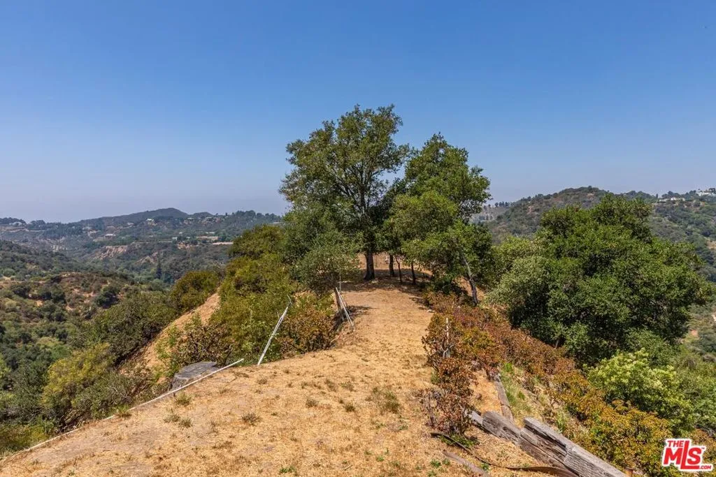 2859 Coldwater Canyon Drive, Beverly Hills, California 90210 home-pic-19