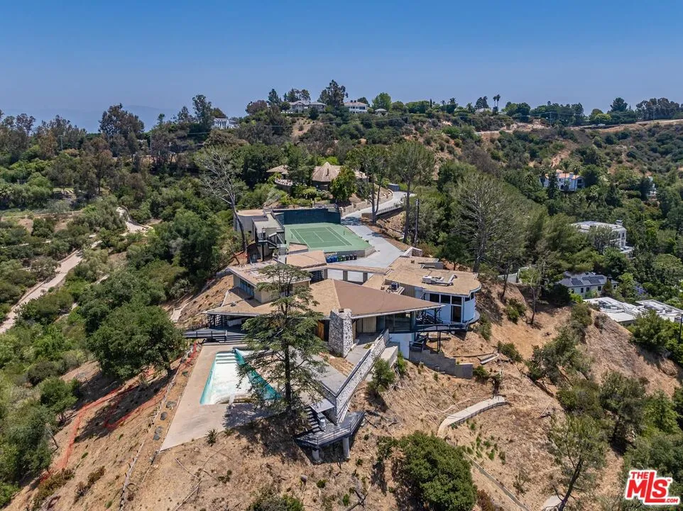 2859 Coldwater Canyon Drive, Beverly Hills, California 90210 home-pic-3