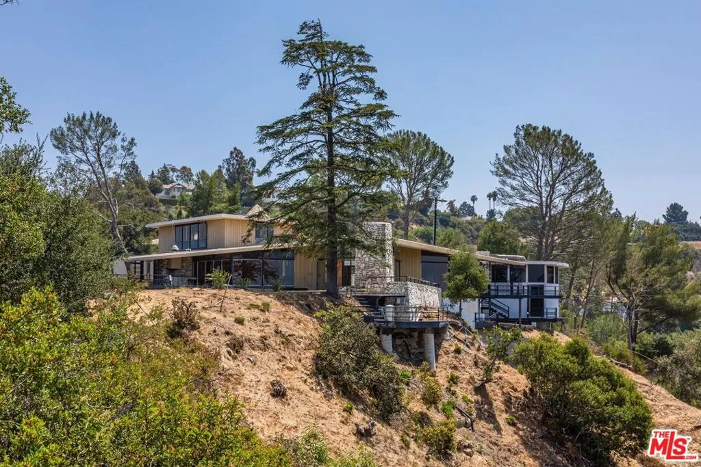 2859 Coldwater Canyon Drive, Beverly Hills, California 90210 home-pic-18