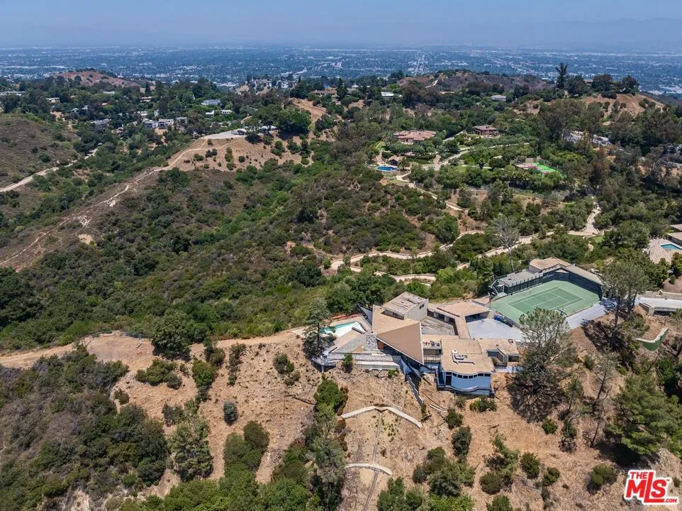 2859 Coldwater Canyon Drive, Beverly Hills, California 90210 home-pic-6