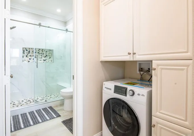 All-in-one washer and dryer