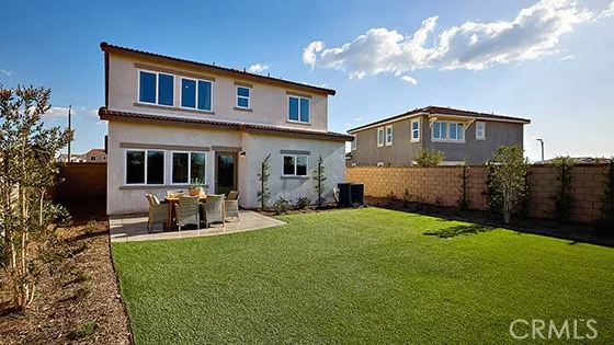 MODEL HOME BACK YARD