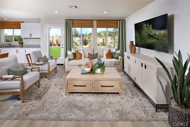 MODEL HOME