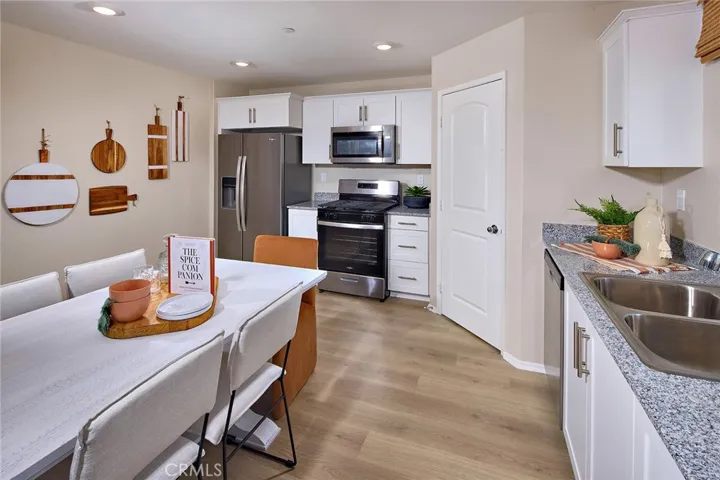 MODEL HOME