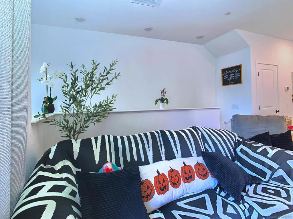 2262 Acara Circle, San Diego, California 92154 home-pic-16