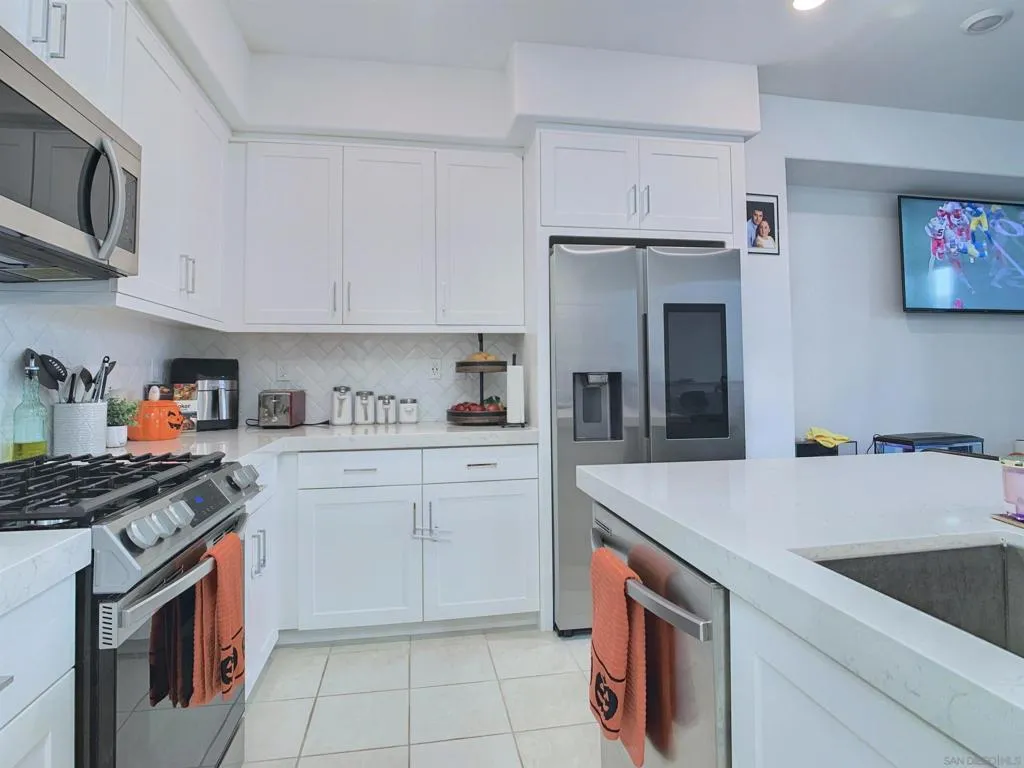 2262 Acara Circle, San Diego, California 92154 home-pic-6