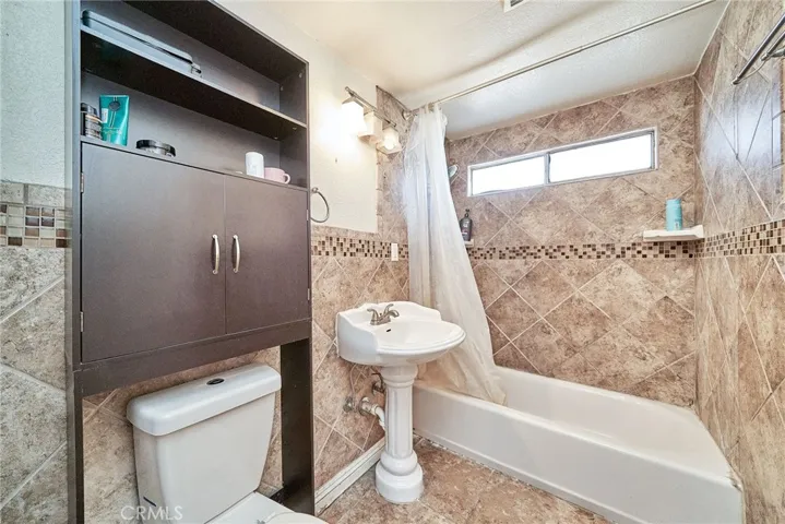 1113 Brewster Dr, Pomona, California 91767