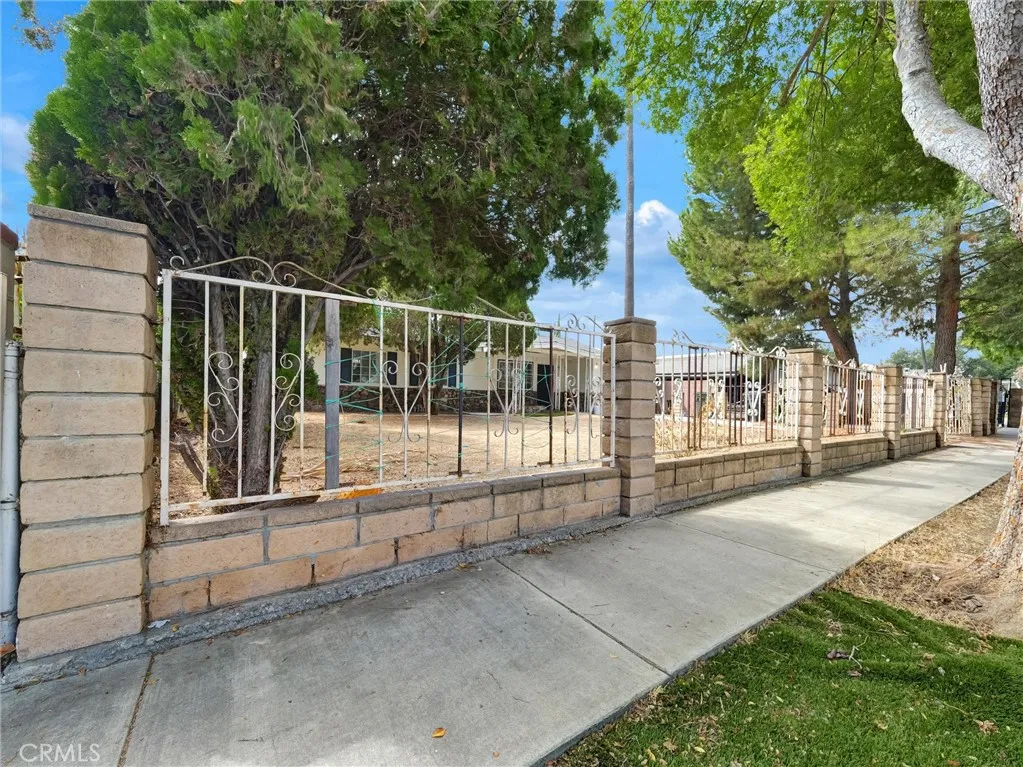 2247 W Court, San Bernardino, California 92410 home-pic-5