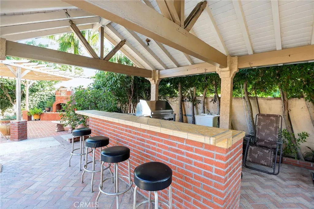 8316 Cherokee Drive, Downey, California 90241 home-pic-27