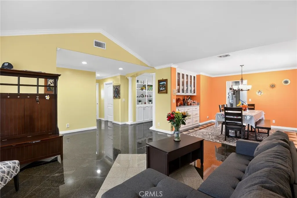 8316 Cherokee Drive, Downey, California 90241 home-pic-4
