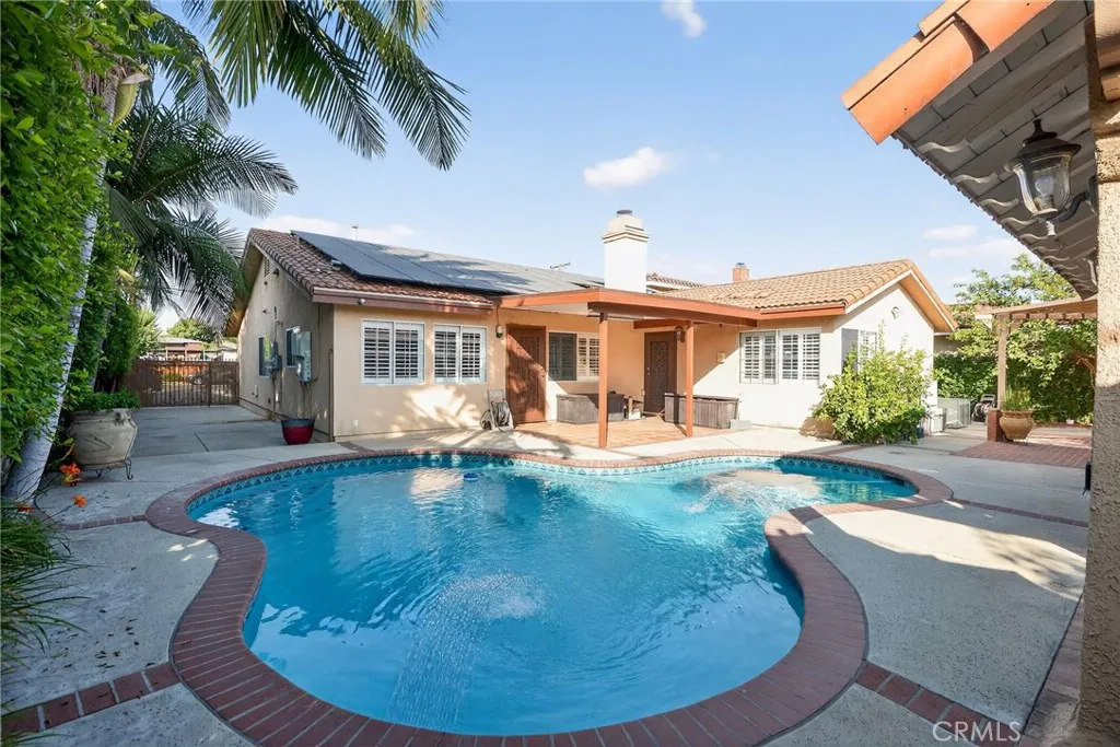 8316 Cherokee Drive, Downey, California 90241 home-pic-25
