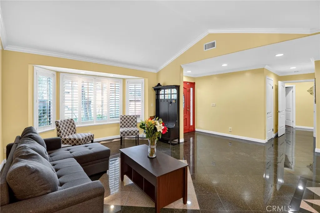 8316 Cherokee Drive, Downey, California 90241 home-pic-3