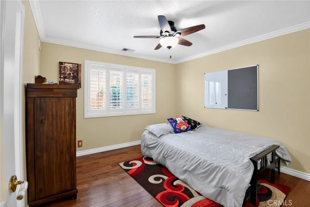 8316 Cherokee Drive, Downey, California 90241 home-pic-18