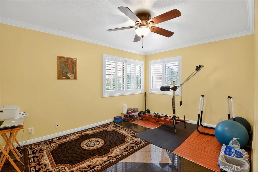 8316 Cherokee Drive, Downey, California 90241 home-pic-22