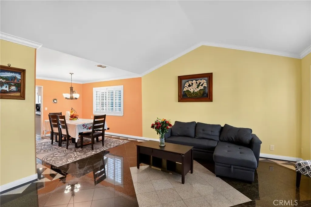 8316 Cherokee Drive, Downey, California 90241 home-pic-6