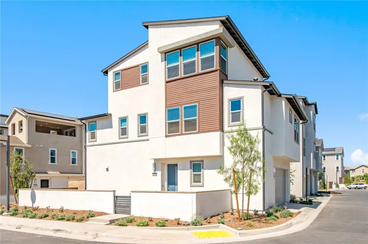 243 Yerba, Irvine, California 92618