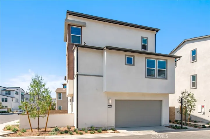 243 Yerba, Irvine, California 92618