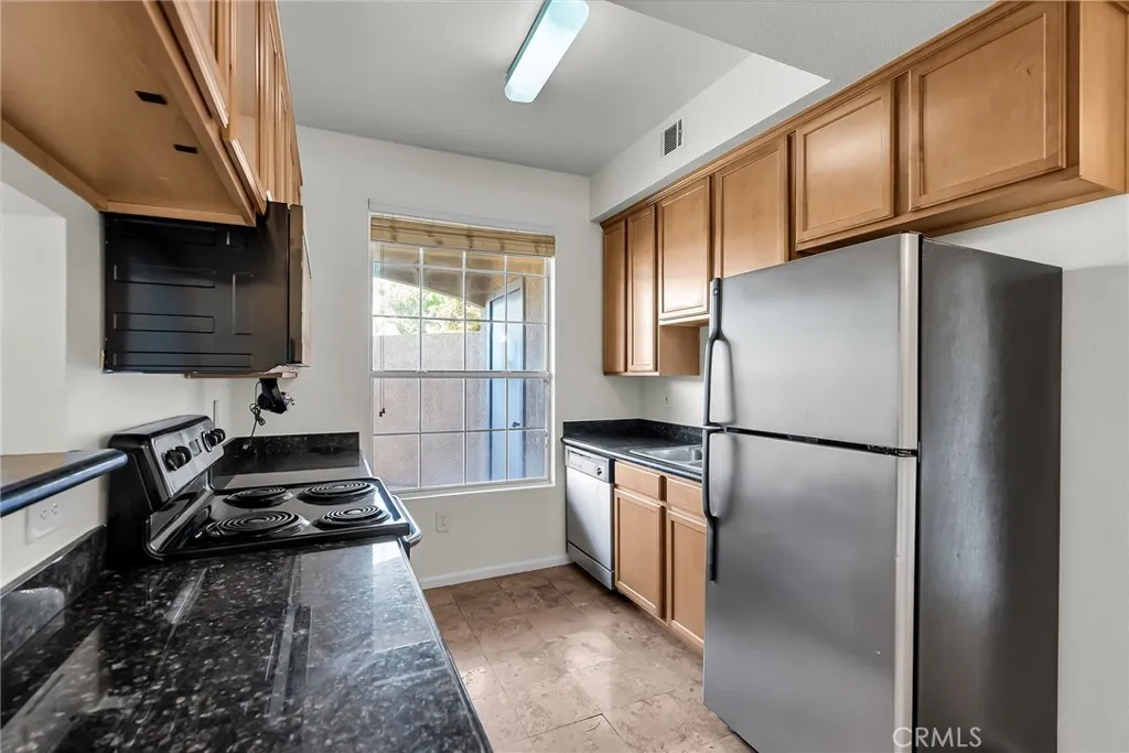 375 Central Avenue 83, Riverside, California 92507 home-pic-3