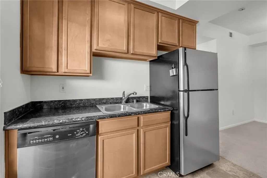 375 Central Avenue 83, Riverside, California 92507 home-pic-6