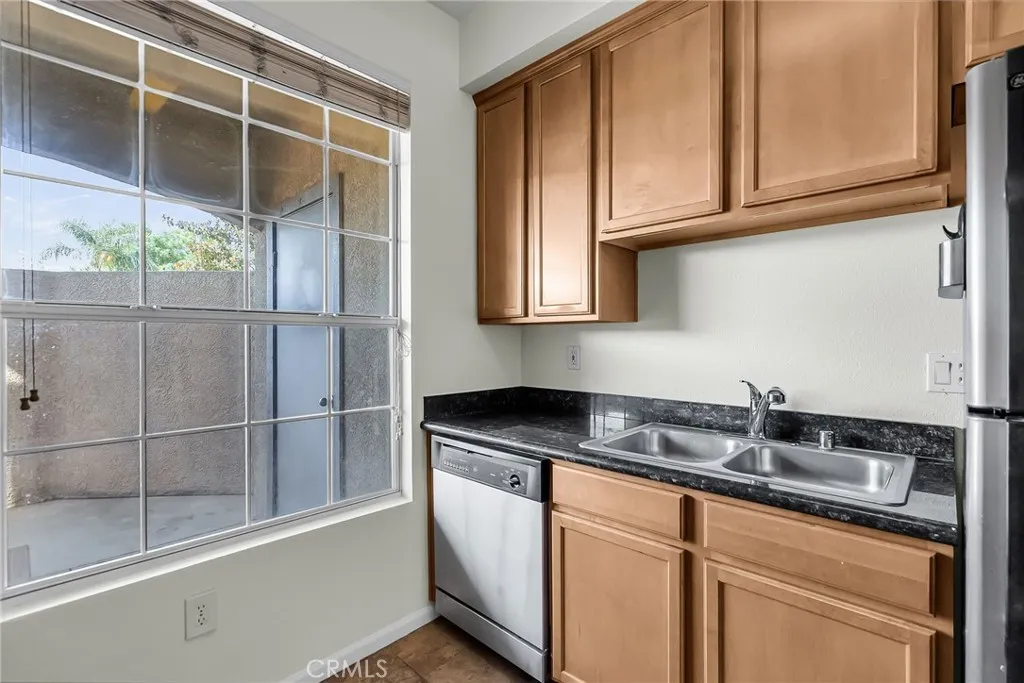 375 Central Avenue 83, Riverside, California 92507 home-pic-5