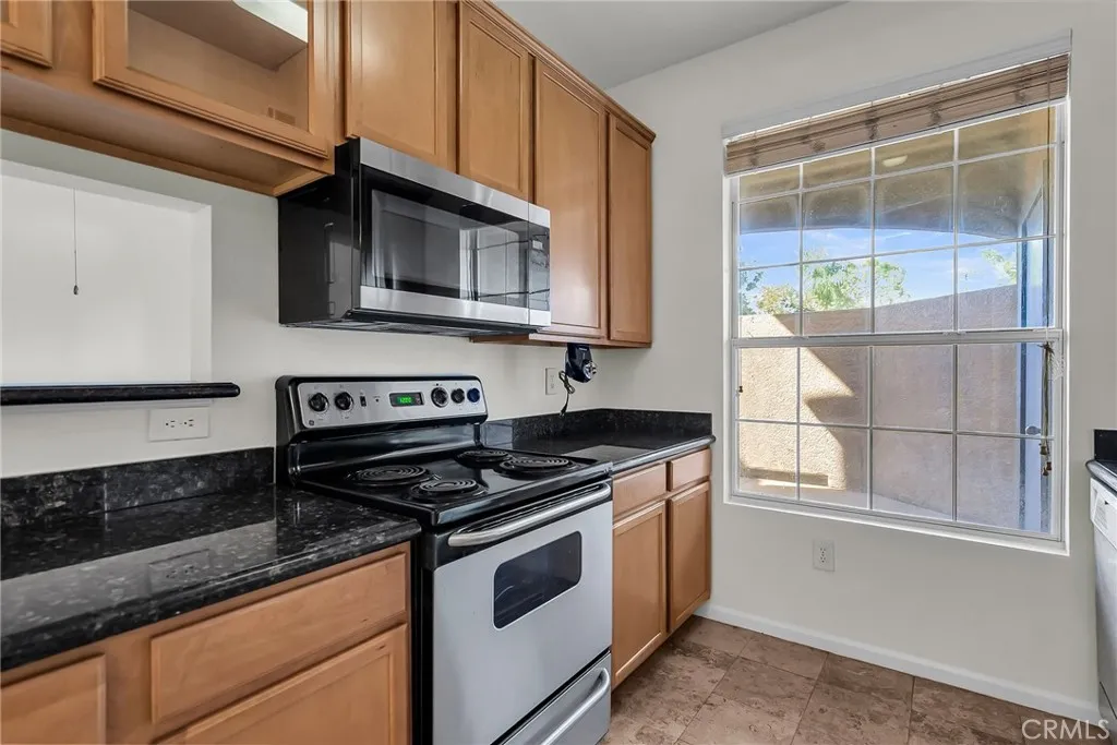 375 Central Avenue 83, Riverside, California 92507 home-pic-4