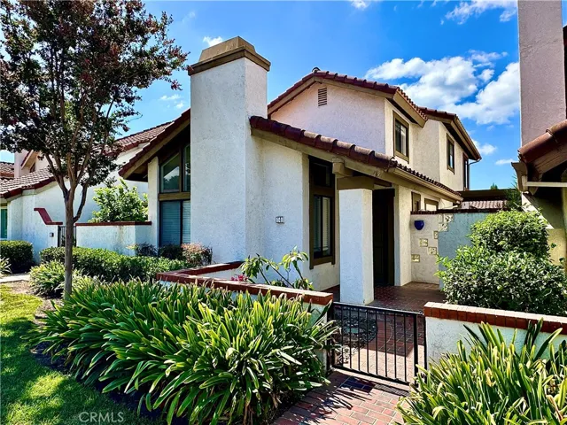 14 Vercelli, Irvine, California 92620