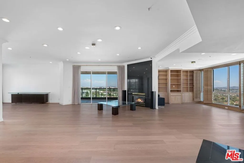 10490 Wilshire Boulevard 1004, Los Angeles, California 90024 home-pic-2