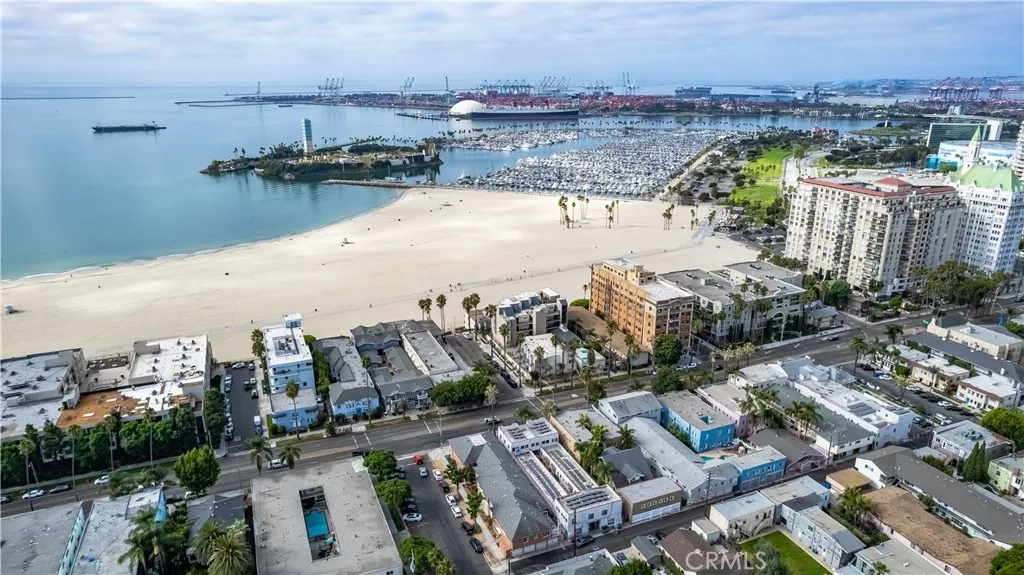 1 3rd Place 302, Long Beach, California 90802 home-pic-32