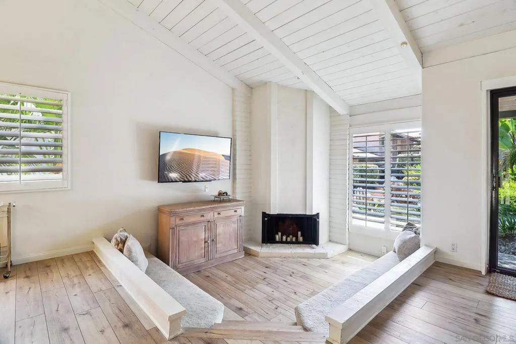 1933 Alga Road C, Carlsbad, California 92009 home-pic-10