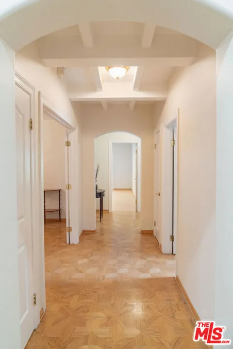 6451 Maryland Drive, Los Angeles, California 90048 home-pic-4