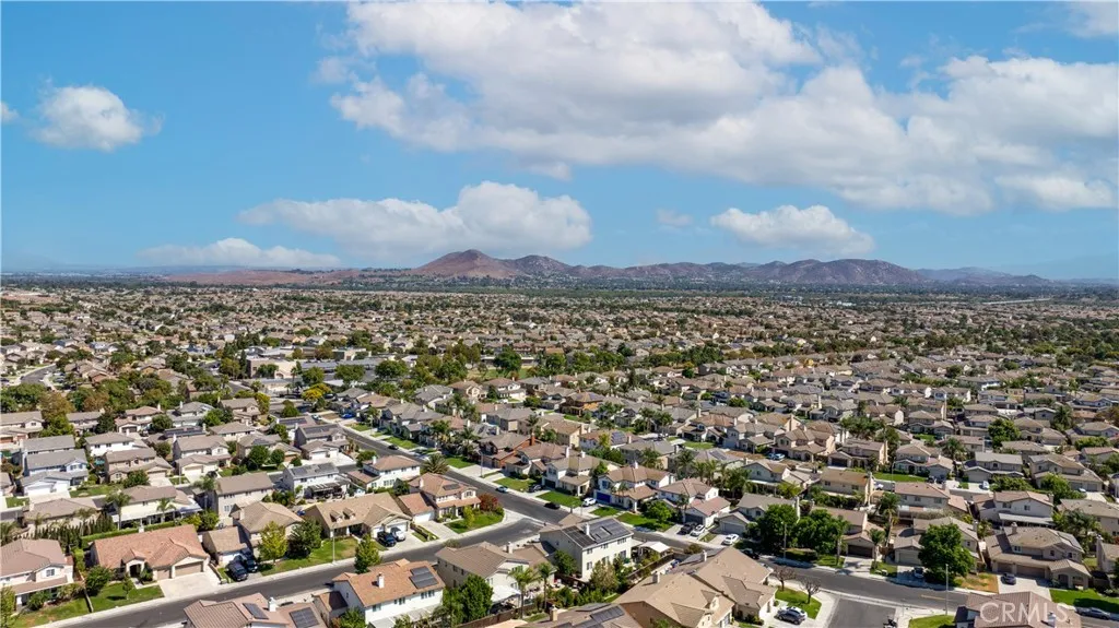6356 Fern Court, Eastvale, California 92880 home-pic-36