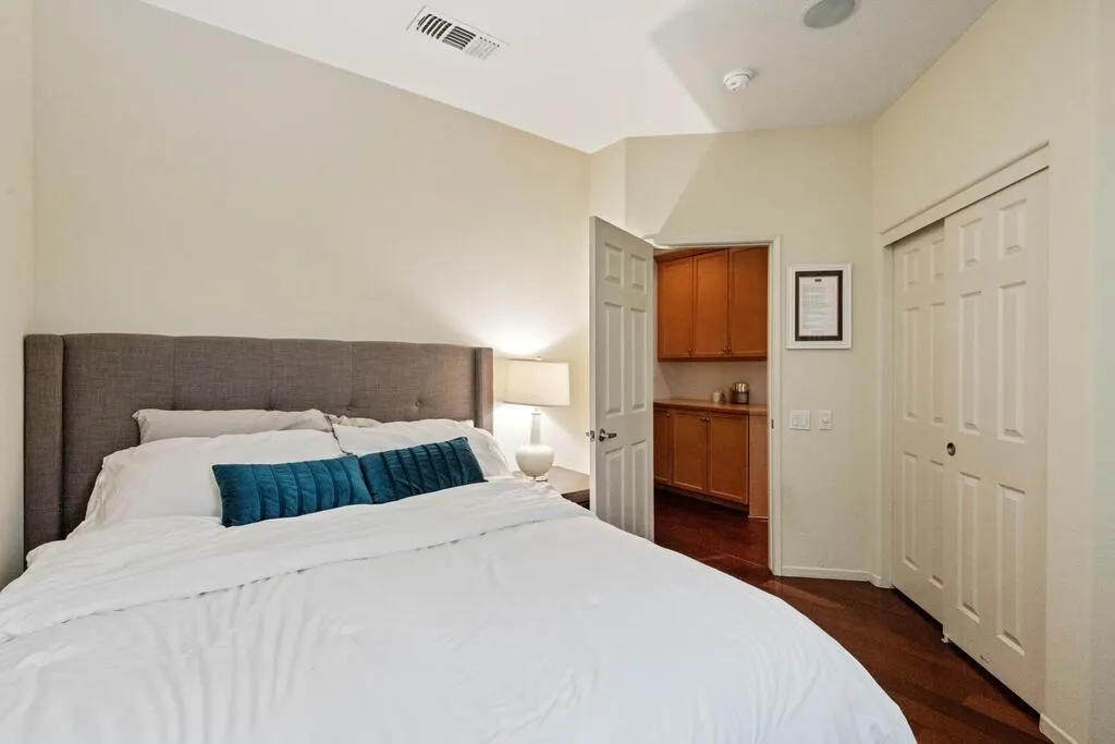 1410 Yermo Drive N Unit  home-pic-9