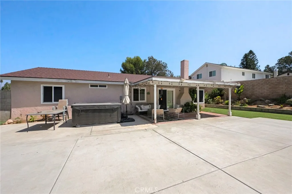 6141 Bluffwood Drive, Riverside, California 92506 home-pic-11