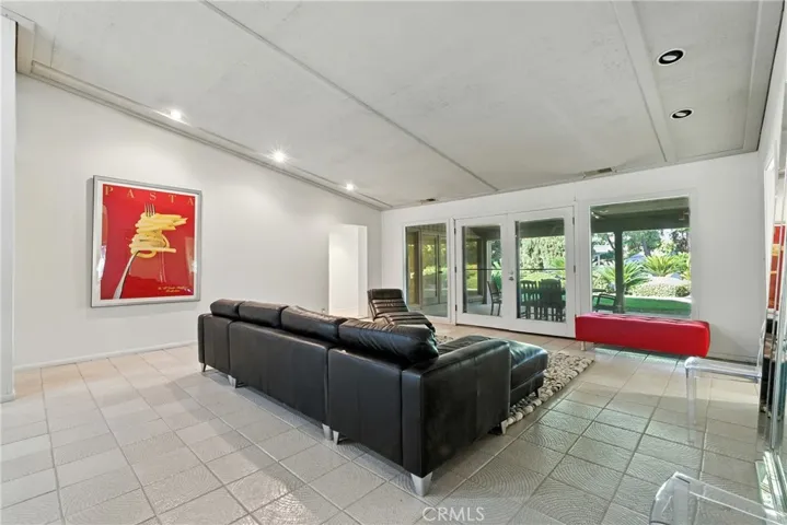 5287 N Sequoia Drive, Fresno, California 93711