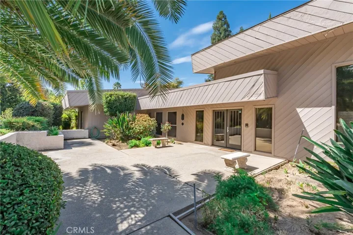 5287 N Sequoia Drive, Fresno, California 93711