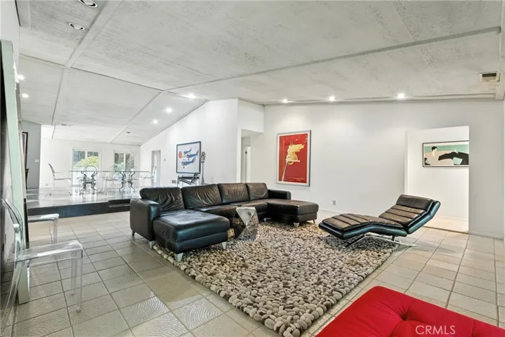 5287 N Sequoia Drive, Fresno, California 93711