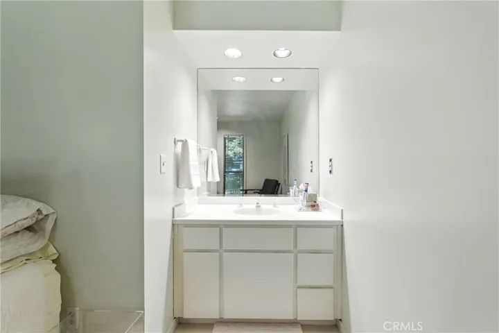 5287 N Sequoia Drive, Fresno, California 93711