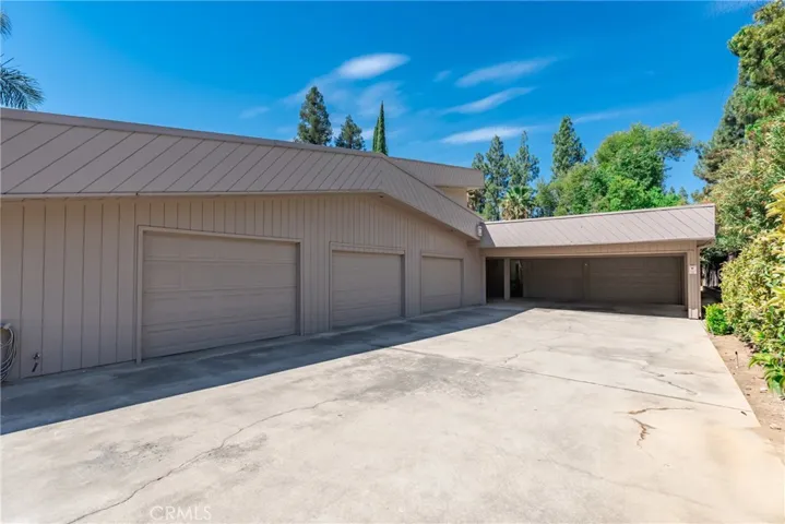 5287 N Sequoia Drive, Fresno, California 93711