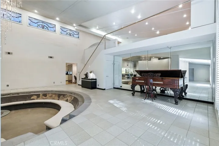 5287 N Sequoia Drive, Fresno, California 93711