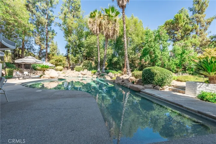 5287 N Sequoia Drive, Fresno, California 93711