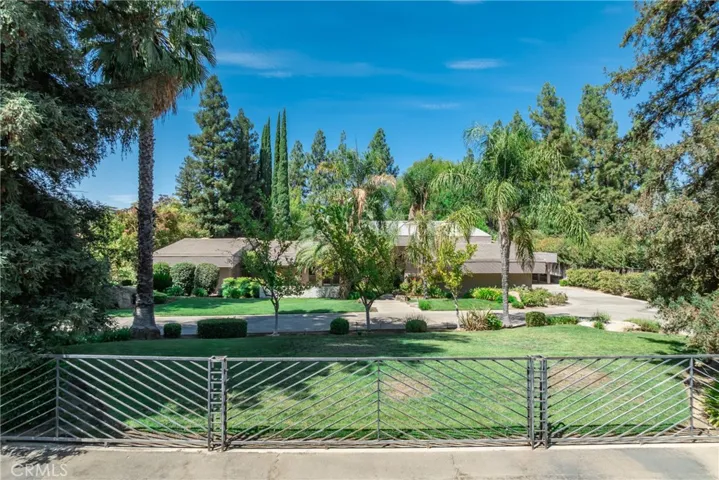 5287 N Sequoia Drive, Fresno, California 93711
