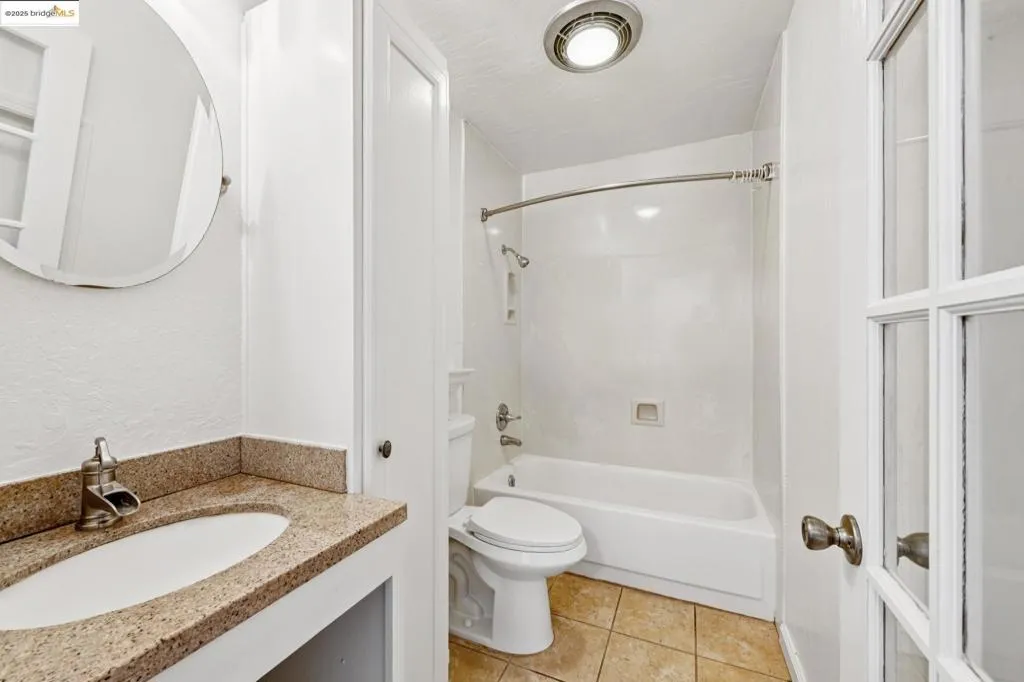 1 Embarcadero 161, Oakland, California 94607 home-pic-28