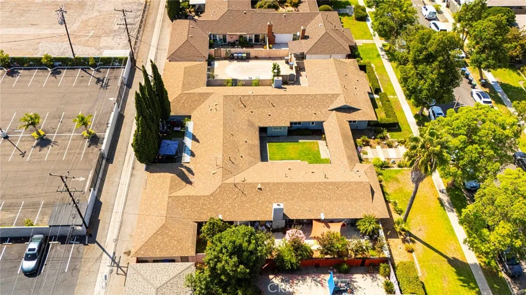 1830 E 19th Street 3, Santa Ana, California 92705 home-pic-27