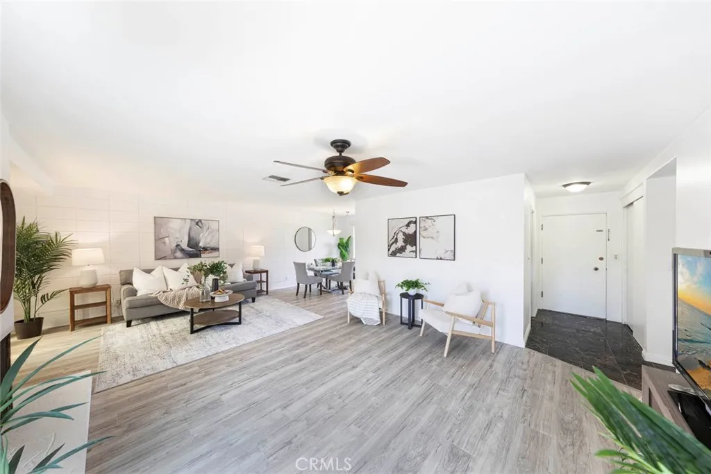 1830 E 19th Street 3, Santa Ana, California 92705 home-pic-18
