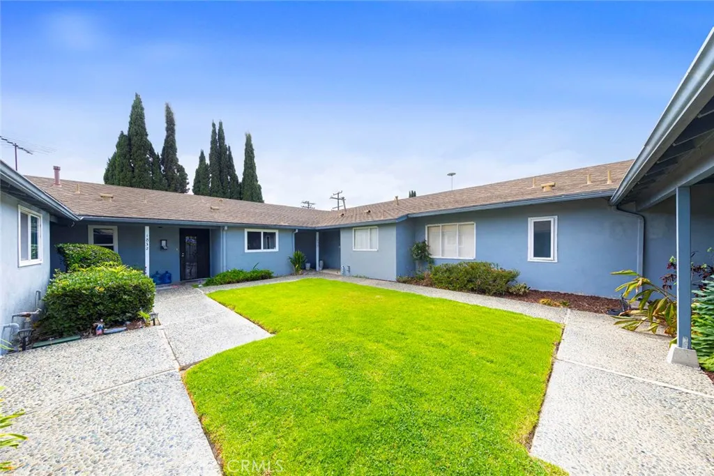 1830 E 19th Street 3, Santa Ana, California 92705 home-pic-9