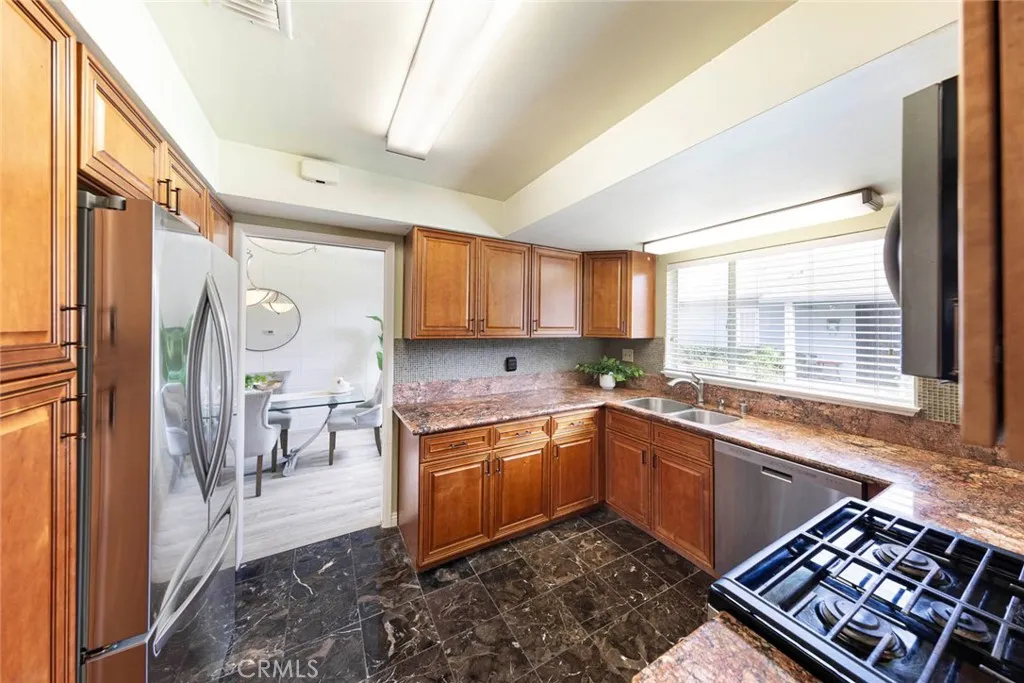 1830 E 19th Street 3, Santa Ana, California 92705 home-pic-4